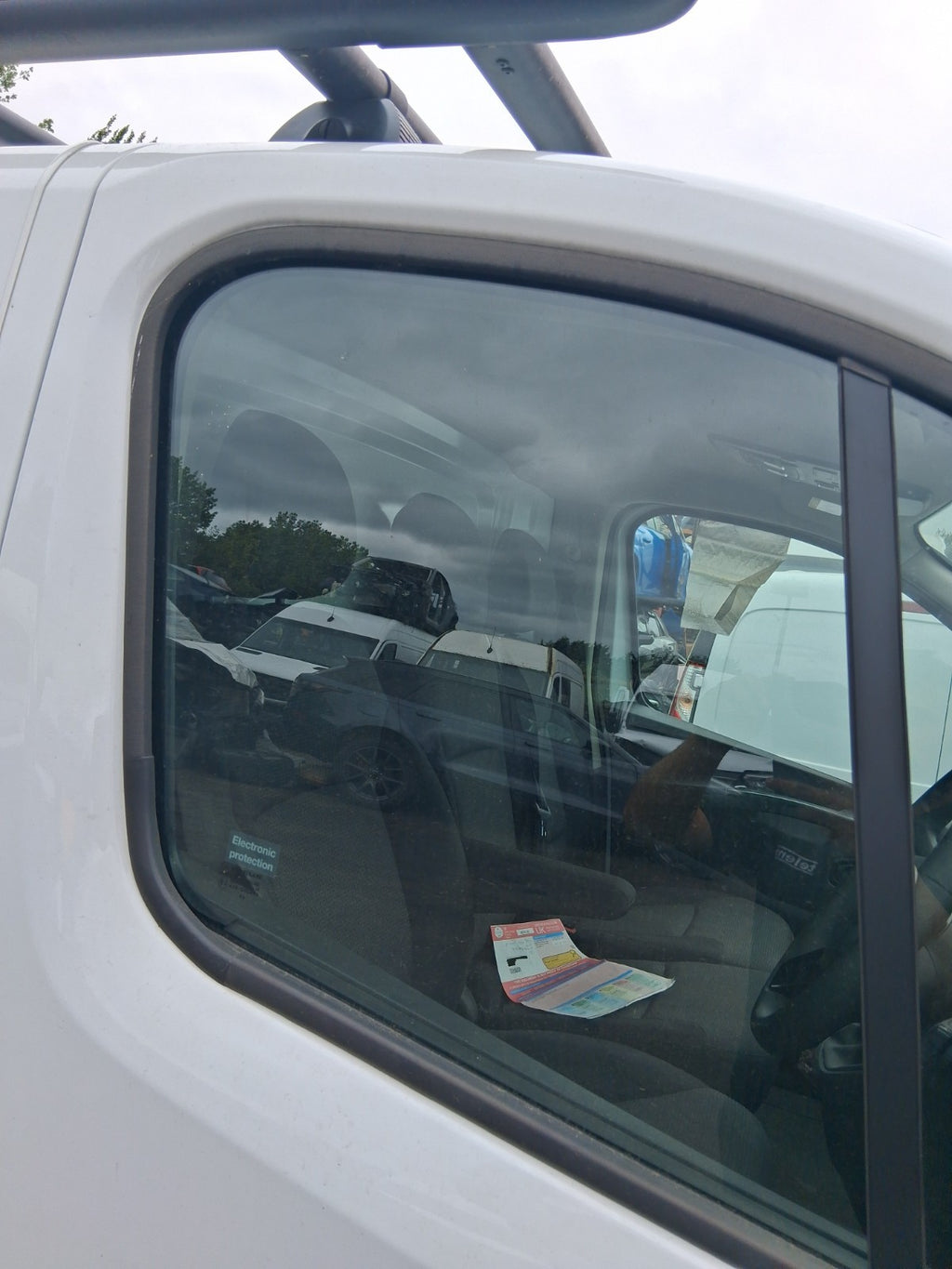 2024 RENAULT TRAFIC X82 MK3 OS DRIVER SIDE FRONT MAIN WINDOW GLASS