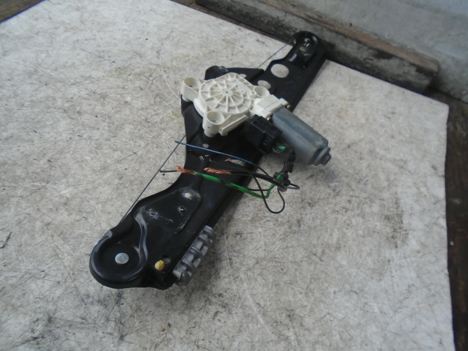 MERCEDES BENZ E CLASS W211 2004 OSR DRIVER SIDE REAR WINDOW REGULATOR MOTOR