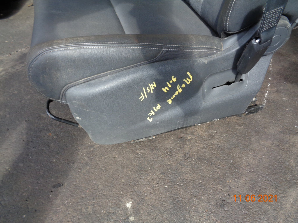 RENAULT MEGANE MK3 2014 NSF PASSENGER SIDE FRONT HALF LEATHER SEAT ASSEMBLY
