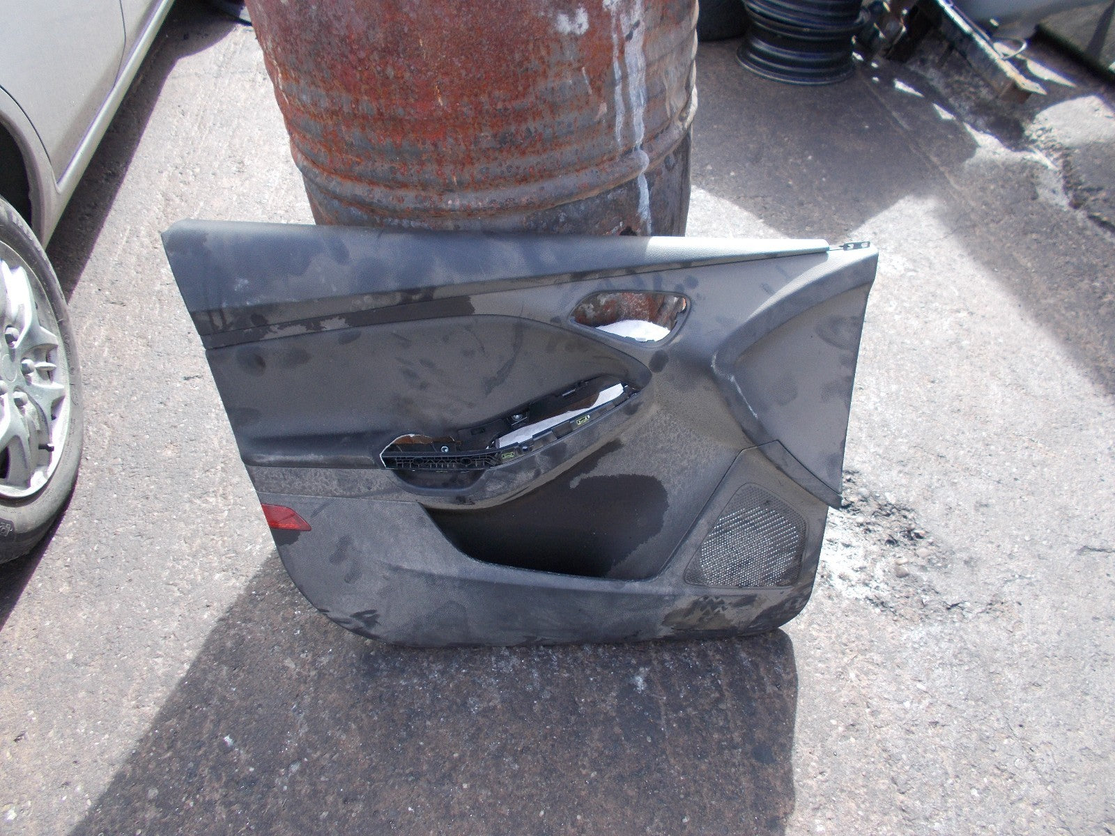 FORD FOCUS MK3 NSR PASSENGER SIDE FRONT DOOR CARD