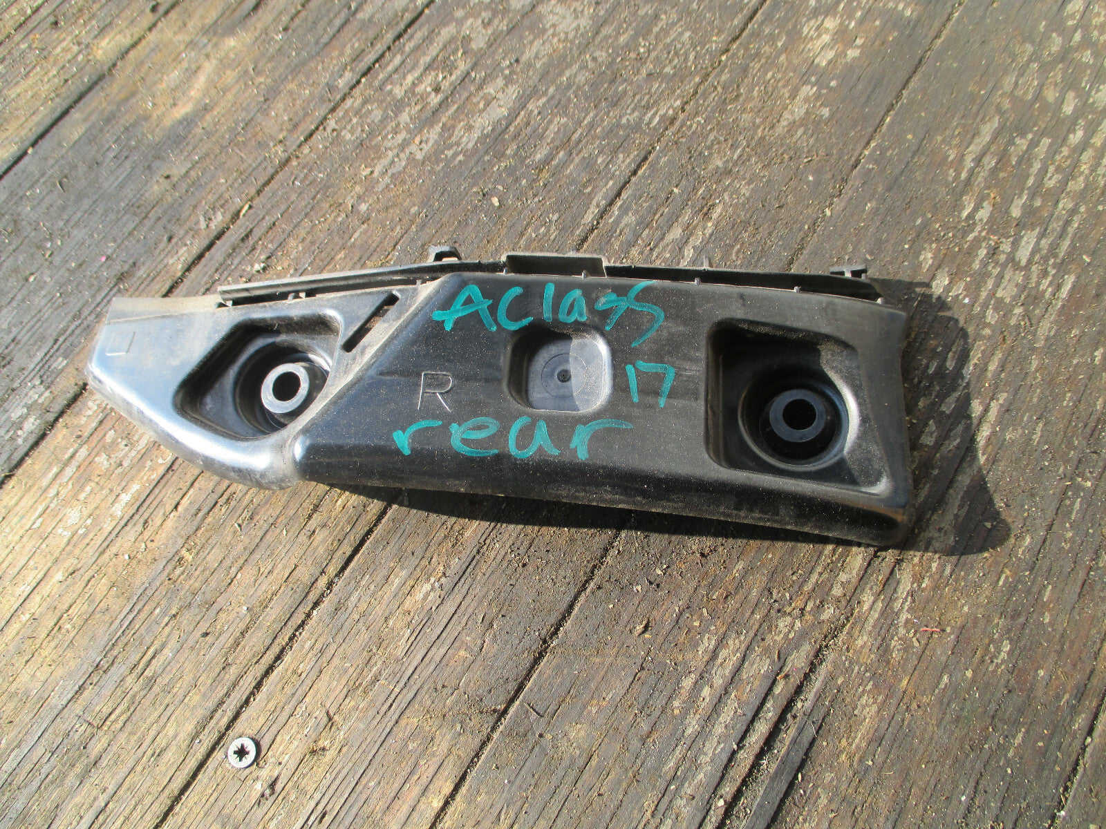 MERCEDES BENZ A CLASS W176 2018 REAR DRIVER SIDE BUMPER BRACKET A1768850265