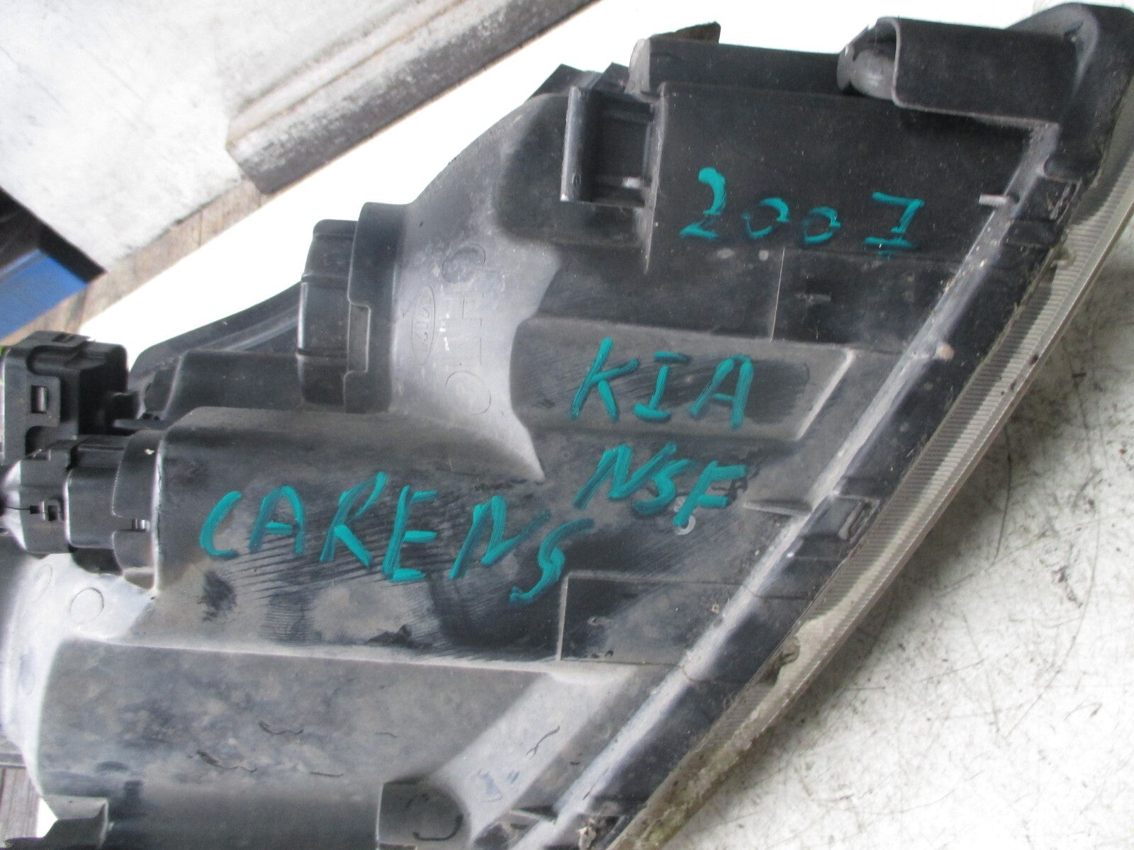 KIA CARENS 2007 NSF PASSENGER SIDE HEADLIGHT
