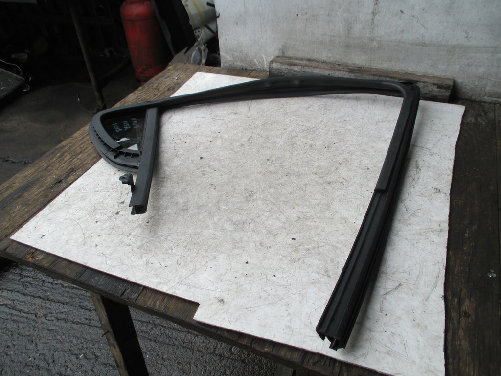 VAUXHALL VIVA 2018 NSR PASSENGER SIDE REAR DOOR QUARTER GLASS