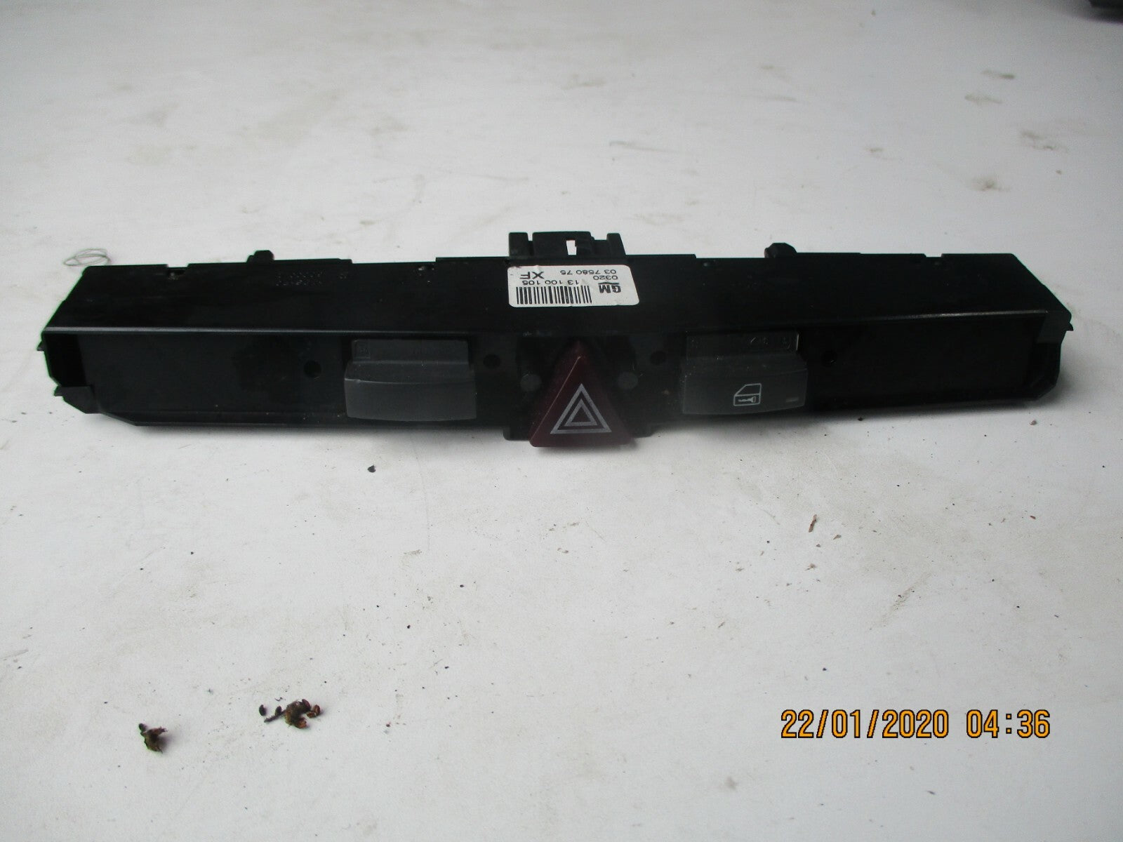 VAUXHALL ASTRA H MK5 2008 HAZARD LIGHT SWITCH DOOR LOCK BUTTON PANEL 13100105