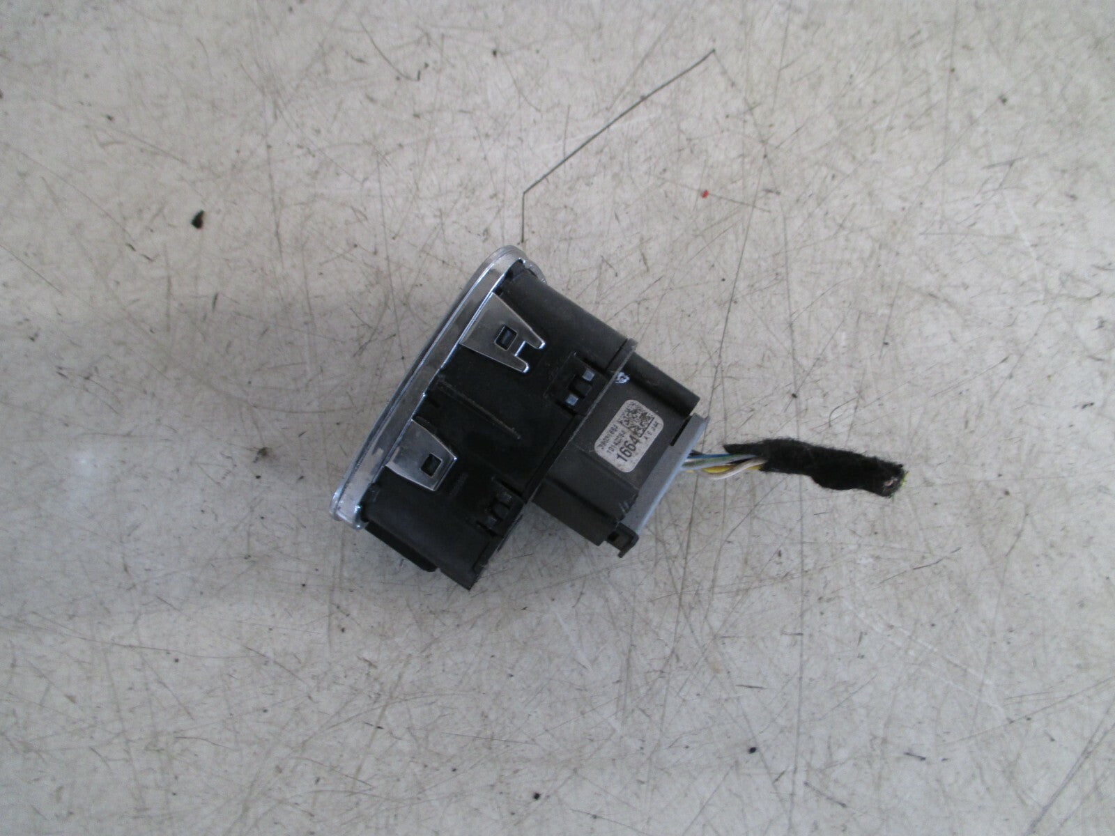 VAUXHALL CORSA CITY STEERING SWITCH BUTTON 39031664