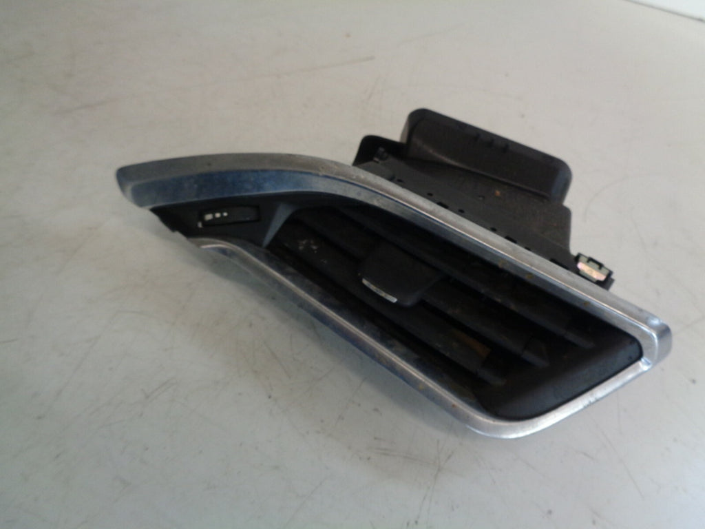 PEUGEOT 208 2016 OS DRIVER SIDE DASHBOARD FRONT AIR VENT GRILL 9673131677