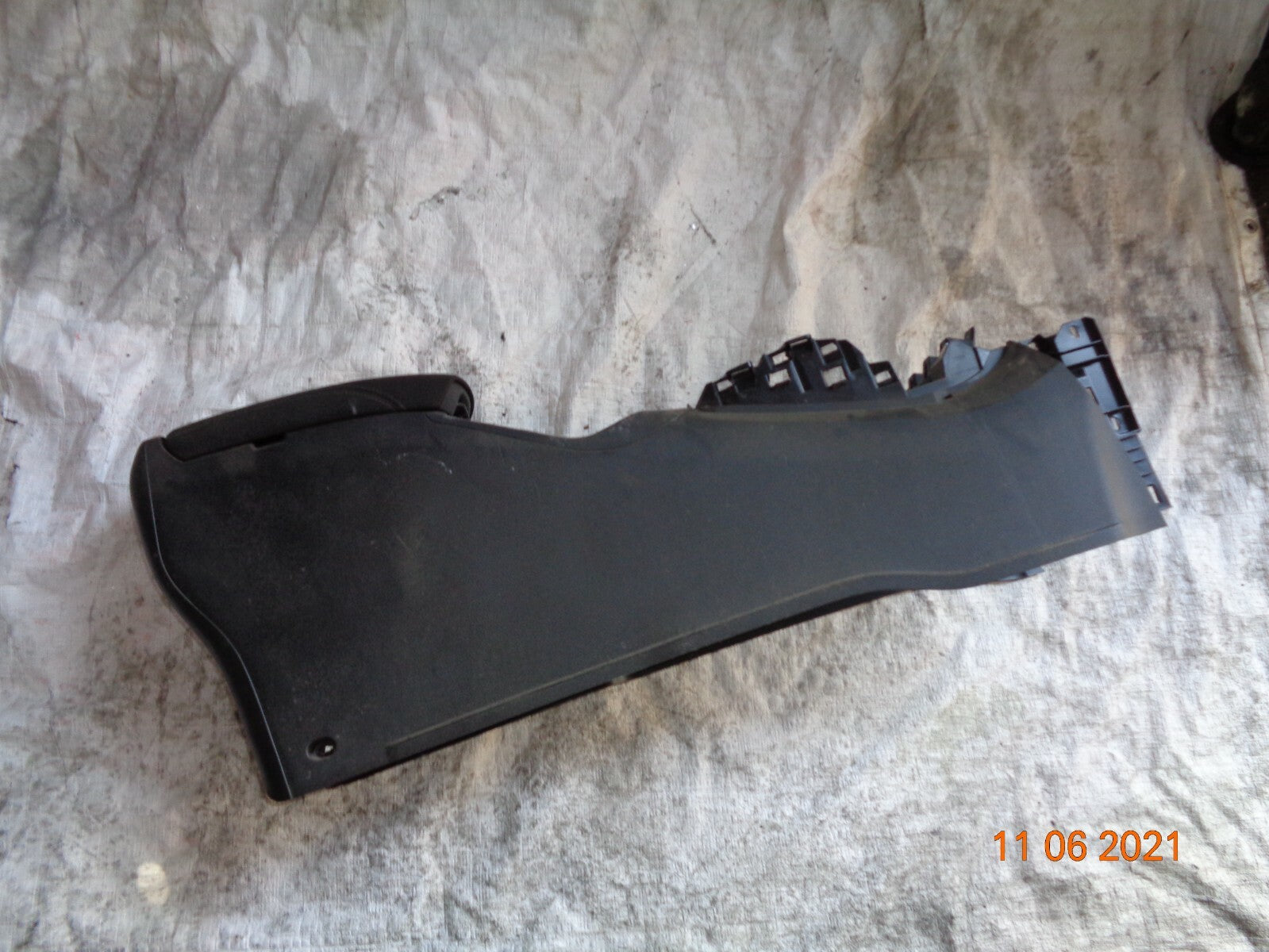 NISSAN QASHQAI J11 MK2 2018 LEATHER ARM REST ASSEMBLY ONLY