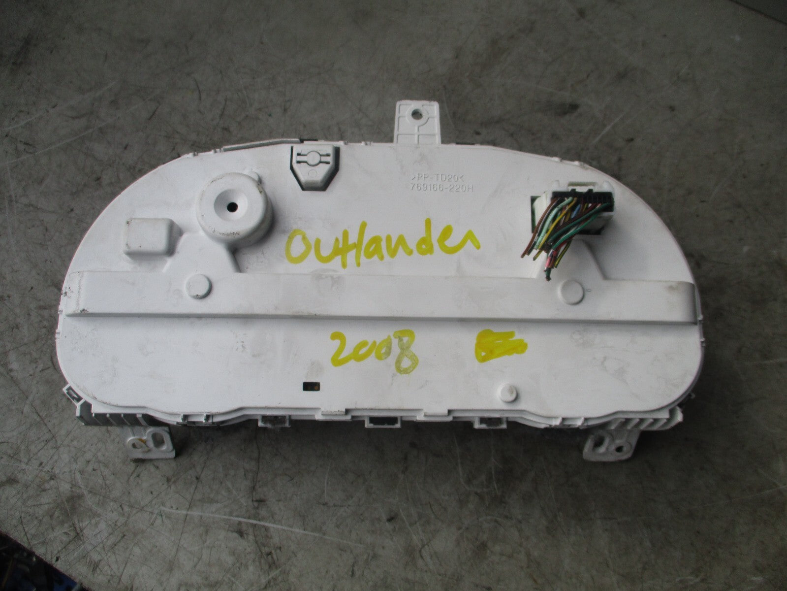 2008 MITSUBISHI OUTLANDER MK2 2.2 DIESEL SPEEDO INSTRUMENT CLUSTER