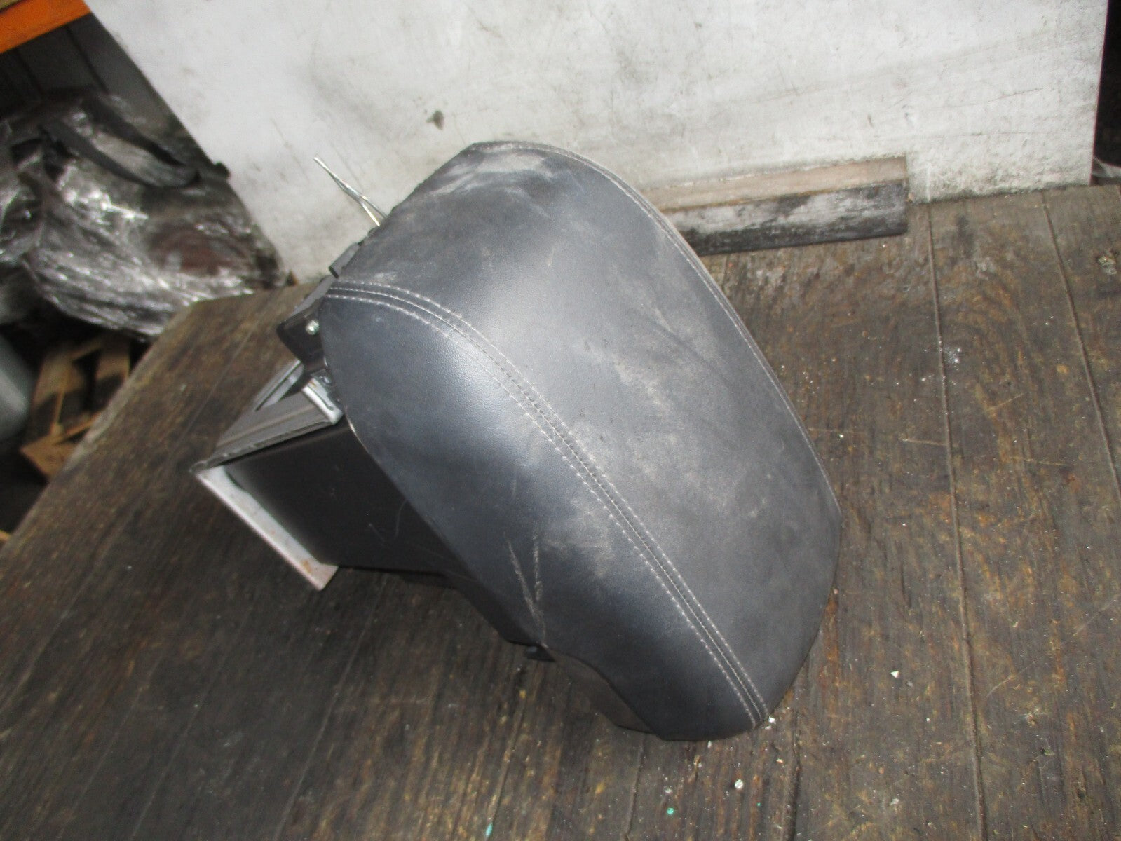 HYUNDAI IX35 2015 LEATHER CENTRE CONSOLE ARMREST