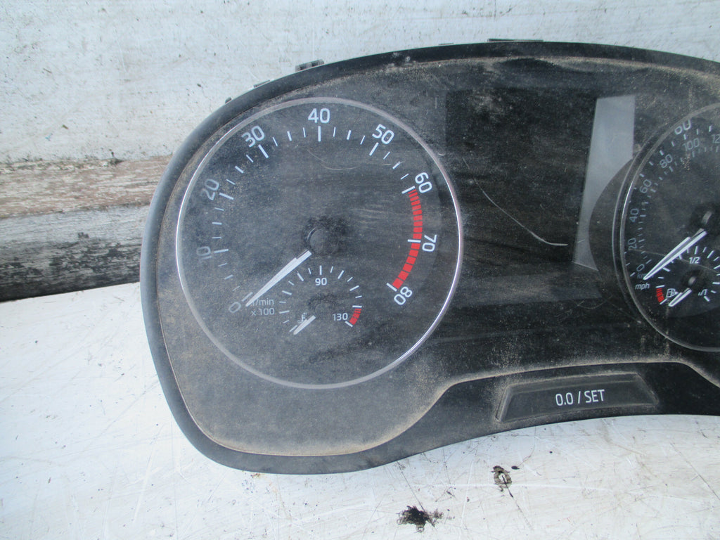SKODA FABIA 2017 MK3 1.0 PETROL SPEEDOMETER INSTRUMENT 6V0920940C