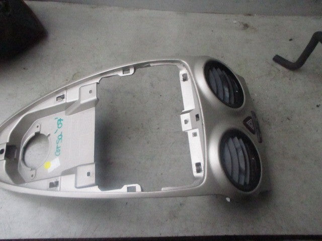 2007 VAUXHALL CORSA AIRVENT WITH SURROUND TRIM 13204955