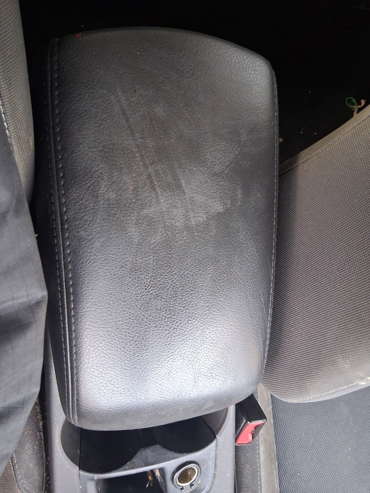 2013 FORD FOCUS MK3 HATCHBACK CENTER CONSOLE LEATHER ARM REST