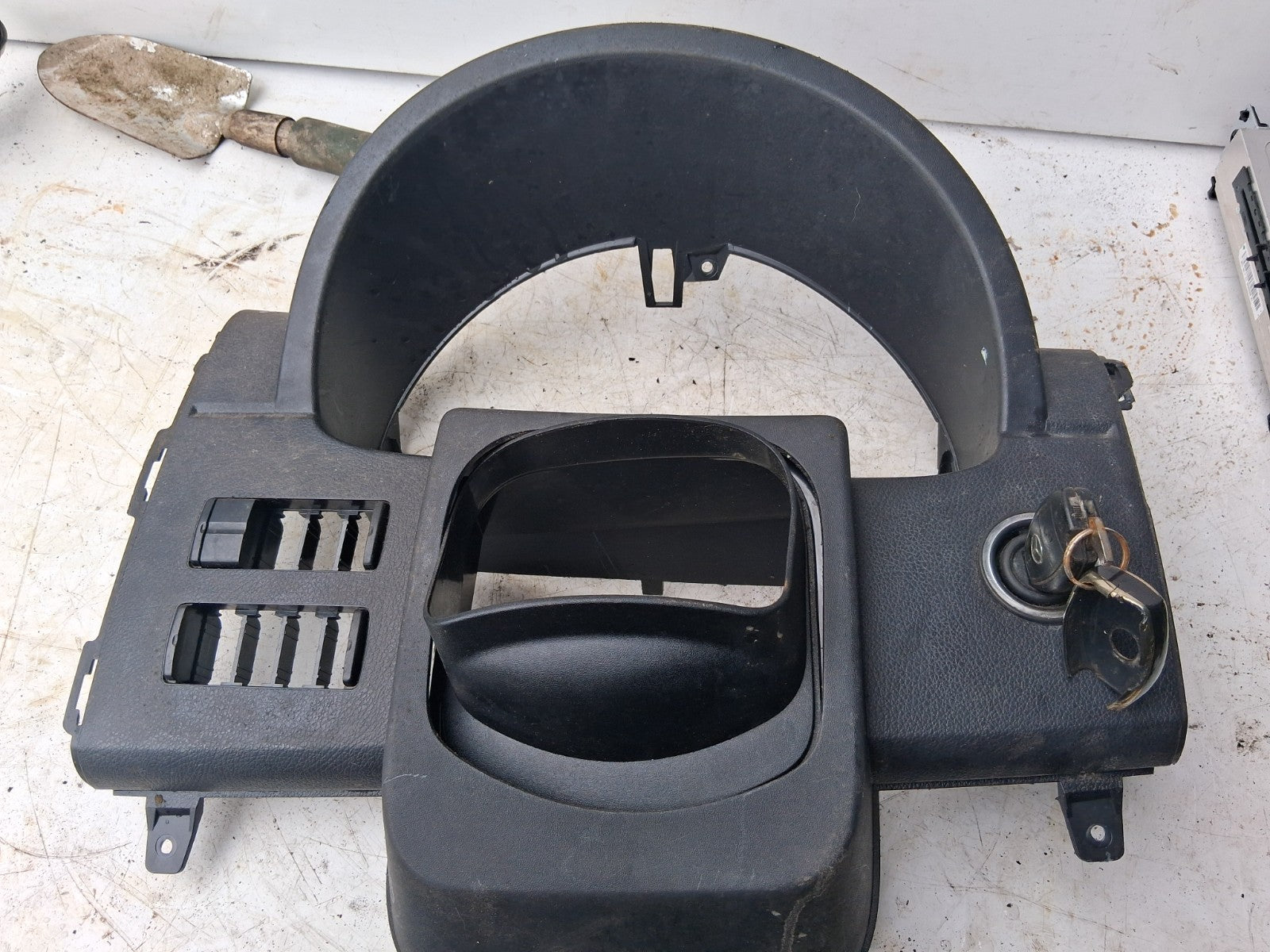 2016 MERCEDES SPRINTER W906 SPEEDO CLUSTER IGNITION KEY SURROUND TRIM A906688000