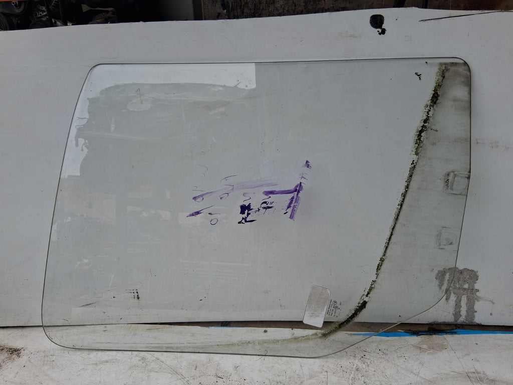 2010 MERCEDES BENZ SPRINTER W906 NSF PASSENGER SIDE FRONT LEFT WINDOW GLASS
