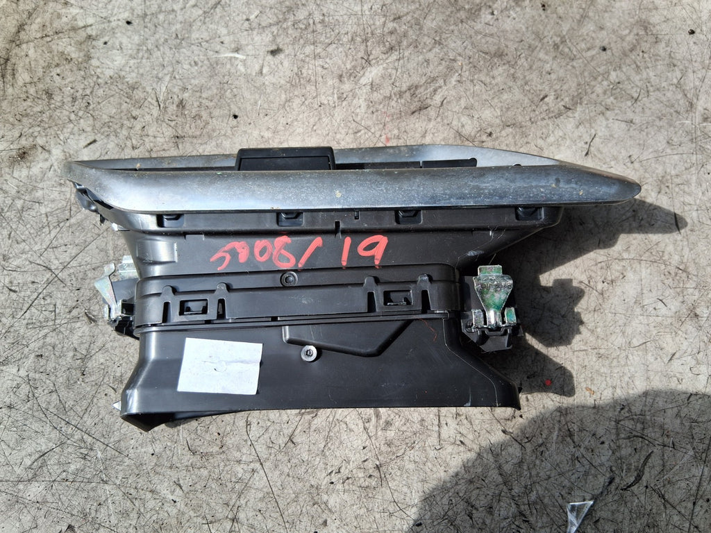 2019 PEUGEOT 5008 MK2 NSF PASSENGER SIDE FRONT LEFT AIR VENT 9815415780
