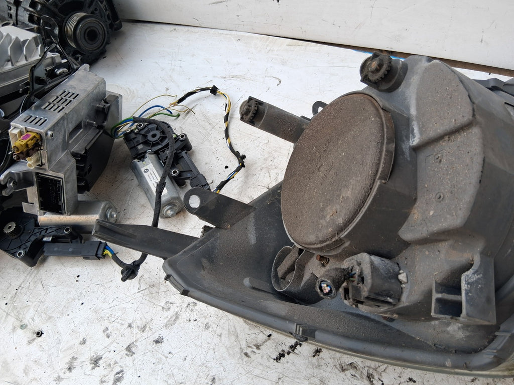 2006 FORD FIESTA MK6 OSF DRIVER SIDE FRONT RIGHT HEADLIGHT 0301224711