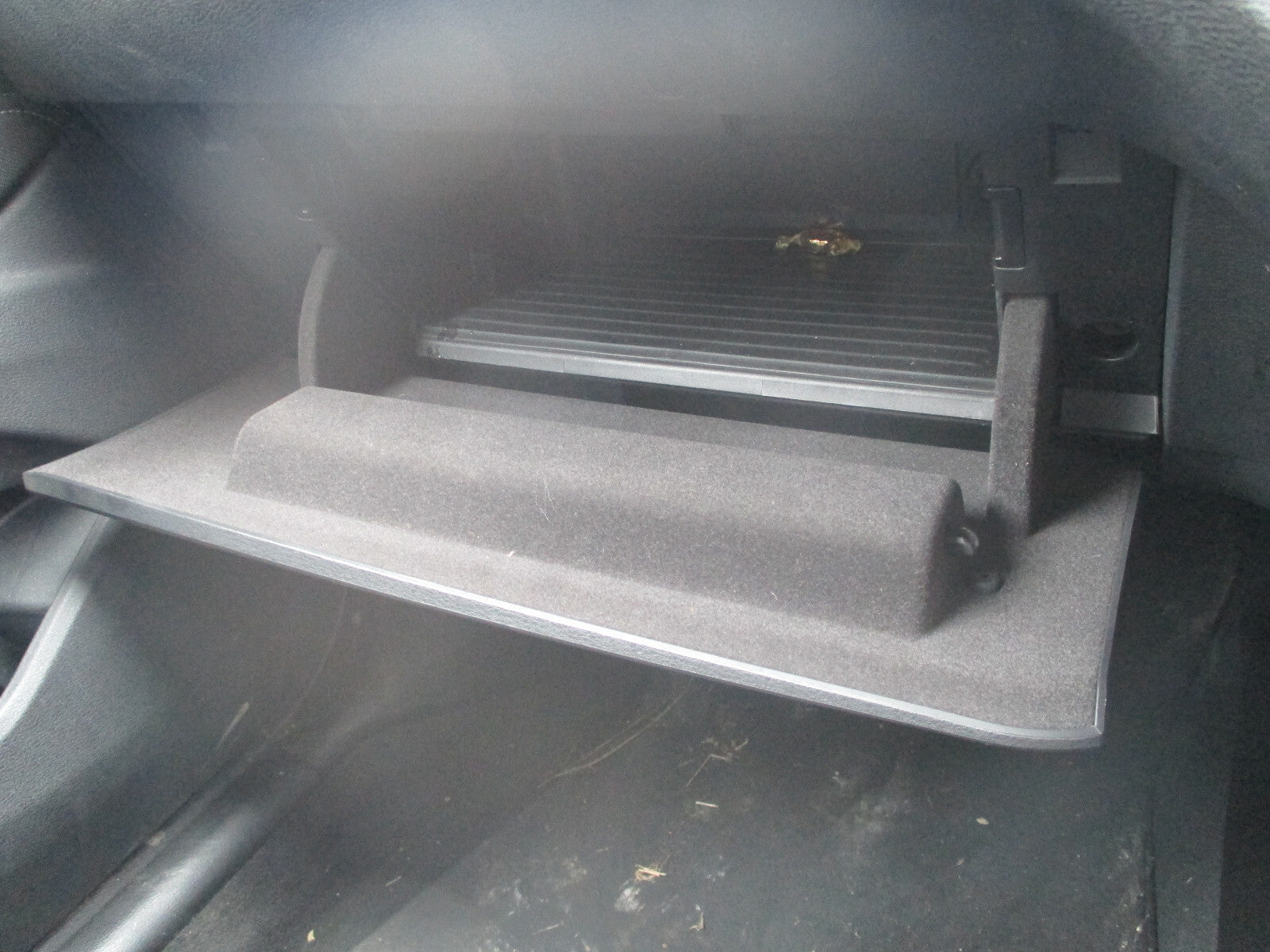 BMW X1 2018 F48 NS PASSENGER SIDE STORAGE COMPARTMENT GLOVEBOX