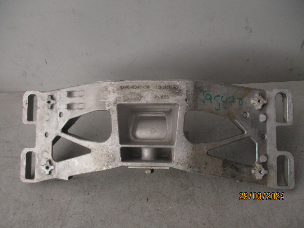 2010 JAGUAR XF X250 GEARBOX MOUNT BRACKET GX735060AC GX736A026MA