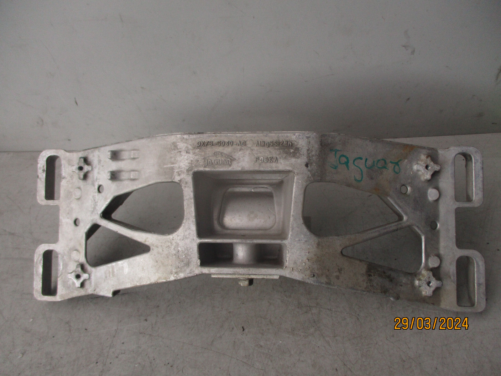 2010 JAGUAR XF X250 GEARBOX MOUNT BRACKET GX735060AC GX736A026MA