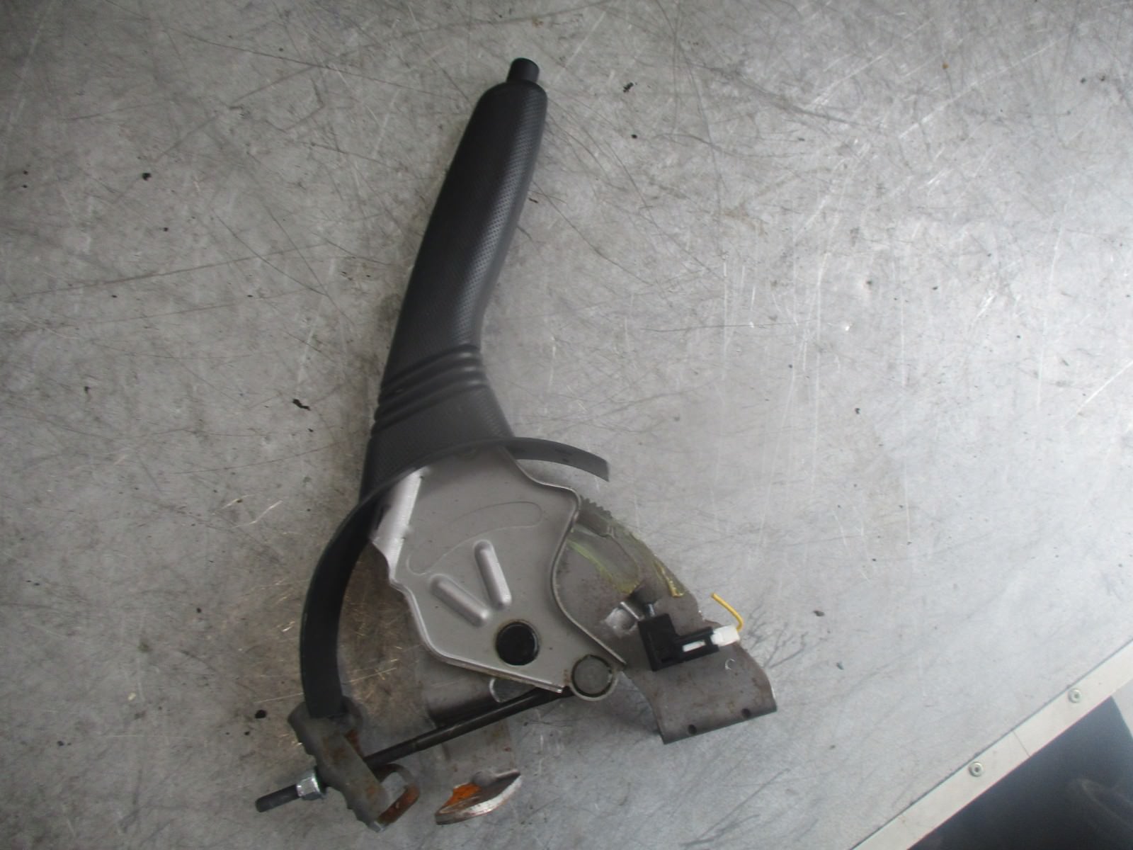 PEUGEOT 107 2007 HANDBRAKE HAND BRAKE LEVER HANDLE MECHANISM