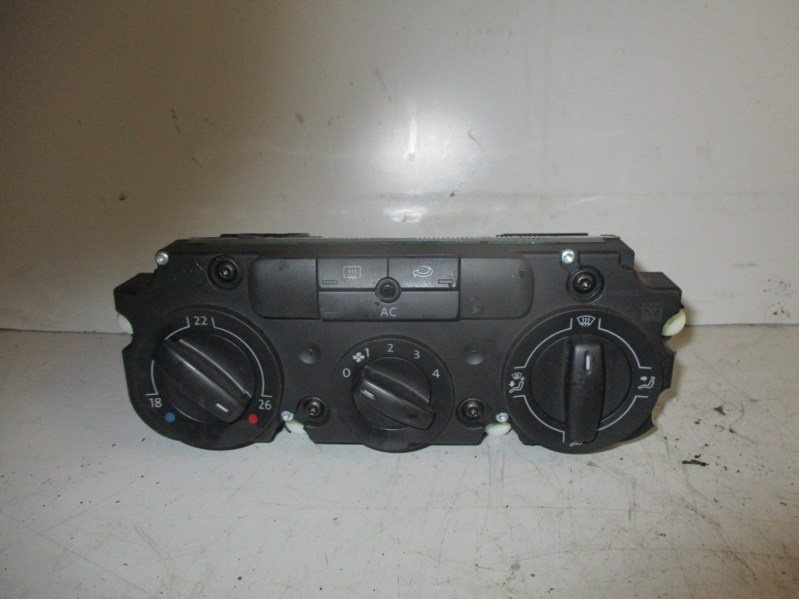 VW GOLF MK5 AIR CON AC CONTROL PANEL 1K2820045R