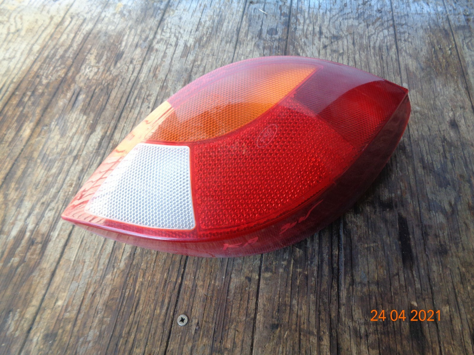 FORD KA MK1 2001 NSR PASSENGER SIDE REAR BRAKE TAIL LIGHT CUSTER ASSEMBLY