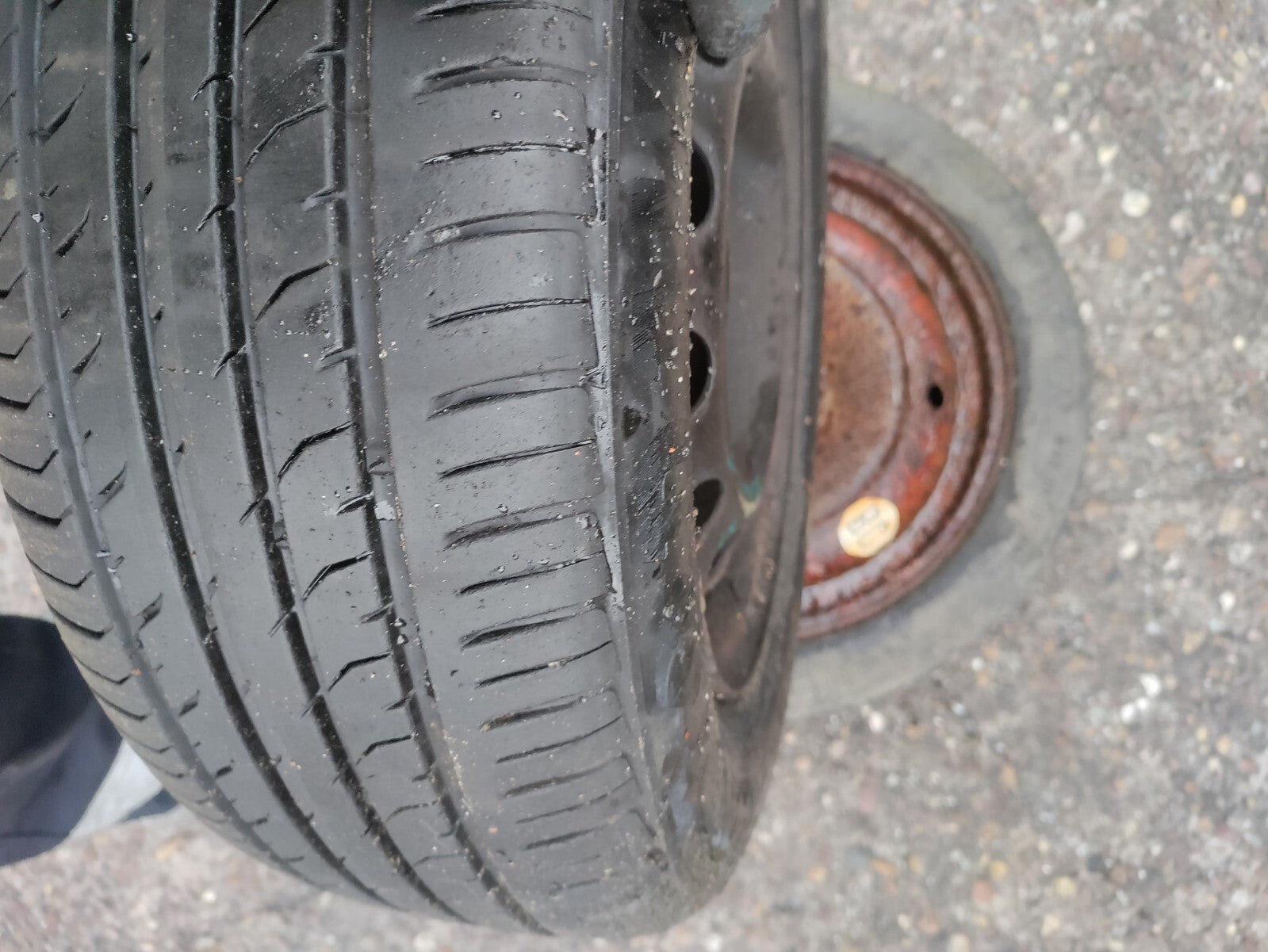 2002 FORD FOCUS MK1 14 INCH STEEL WHEEL WITH TYRE 185/65R14 REF 2