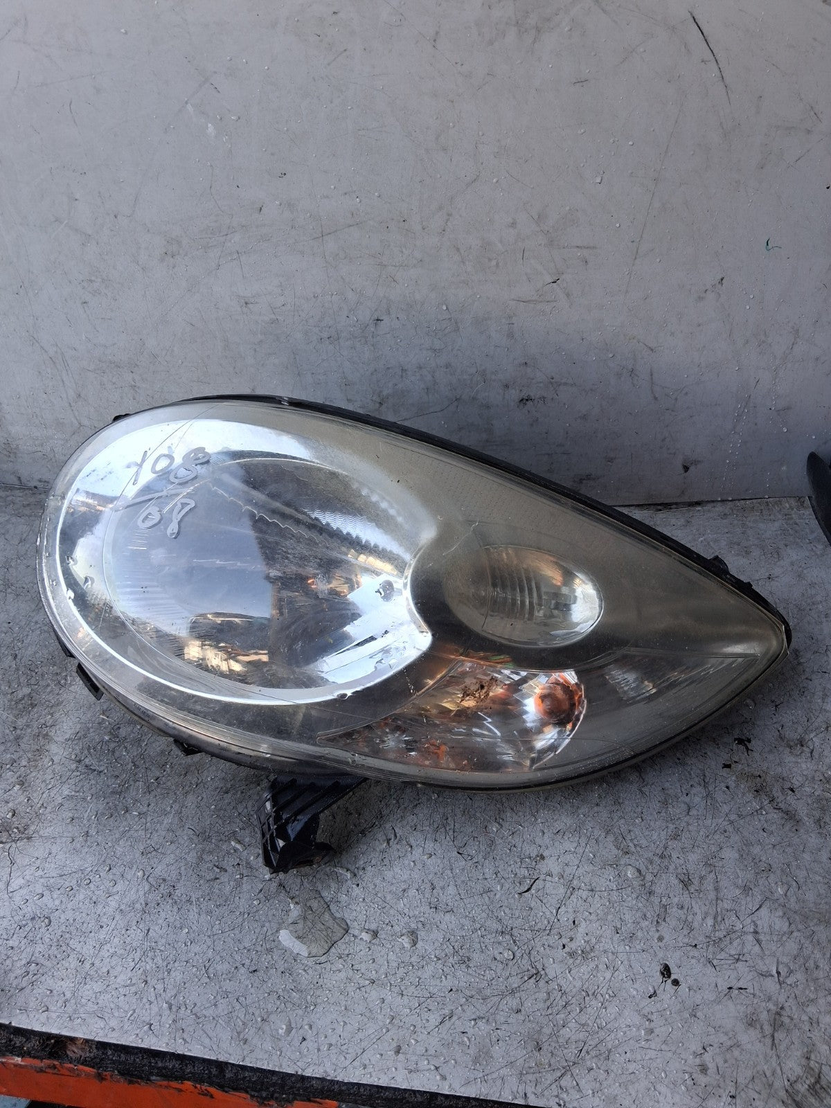 2008 PEUGEOT 108 NSF PASSENGER SIDE FRONT HEADLIGHT HEADLAMP 811700H060