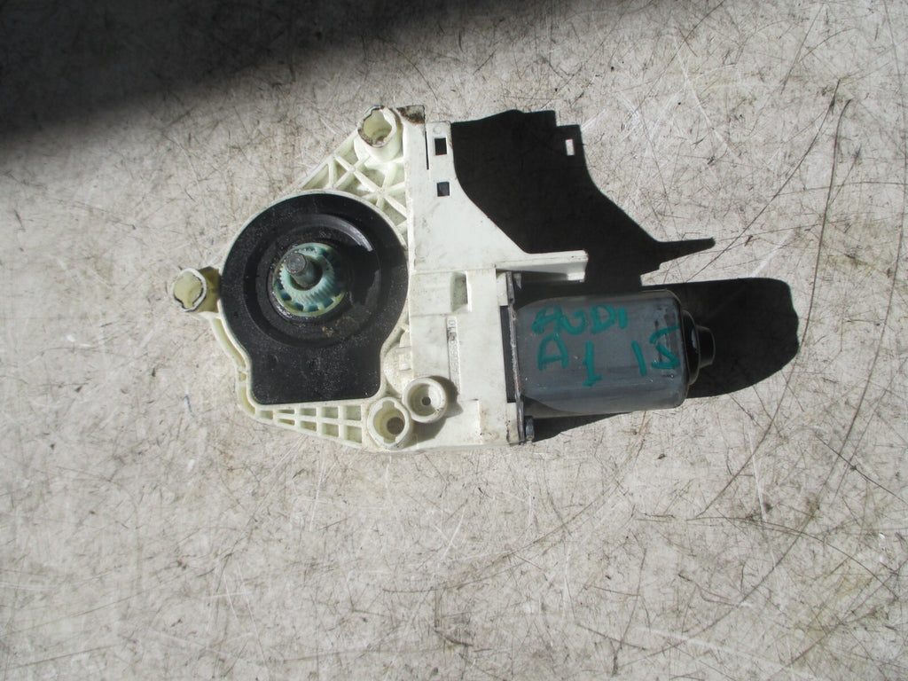 AUDI A1 8X 2015 3 DOOR OS DRIVER SIDE DOOR WINDOW MOTOR ONLY 8K0959802C