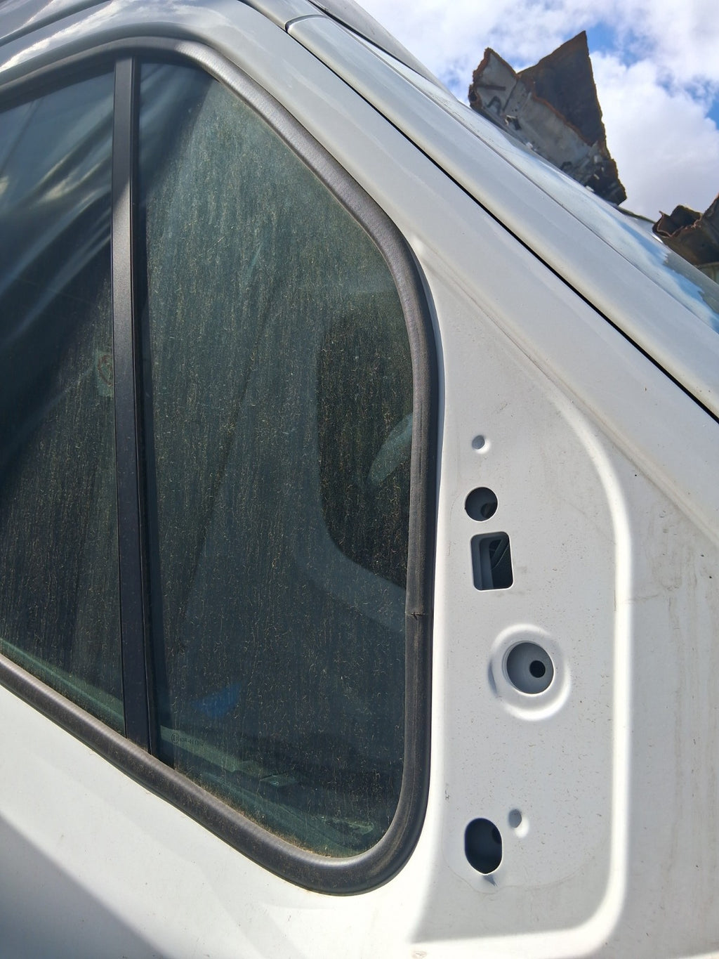 2024 RENAULT MASTER MK3 OSF DRIVER SIDE FRONT QUARTER WINDOW GLASS