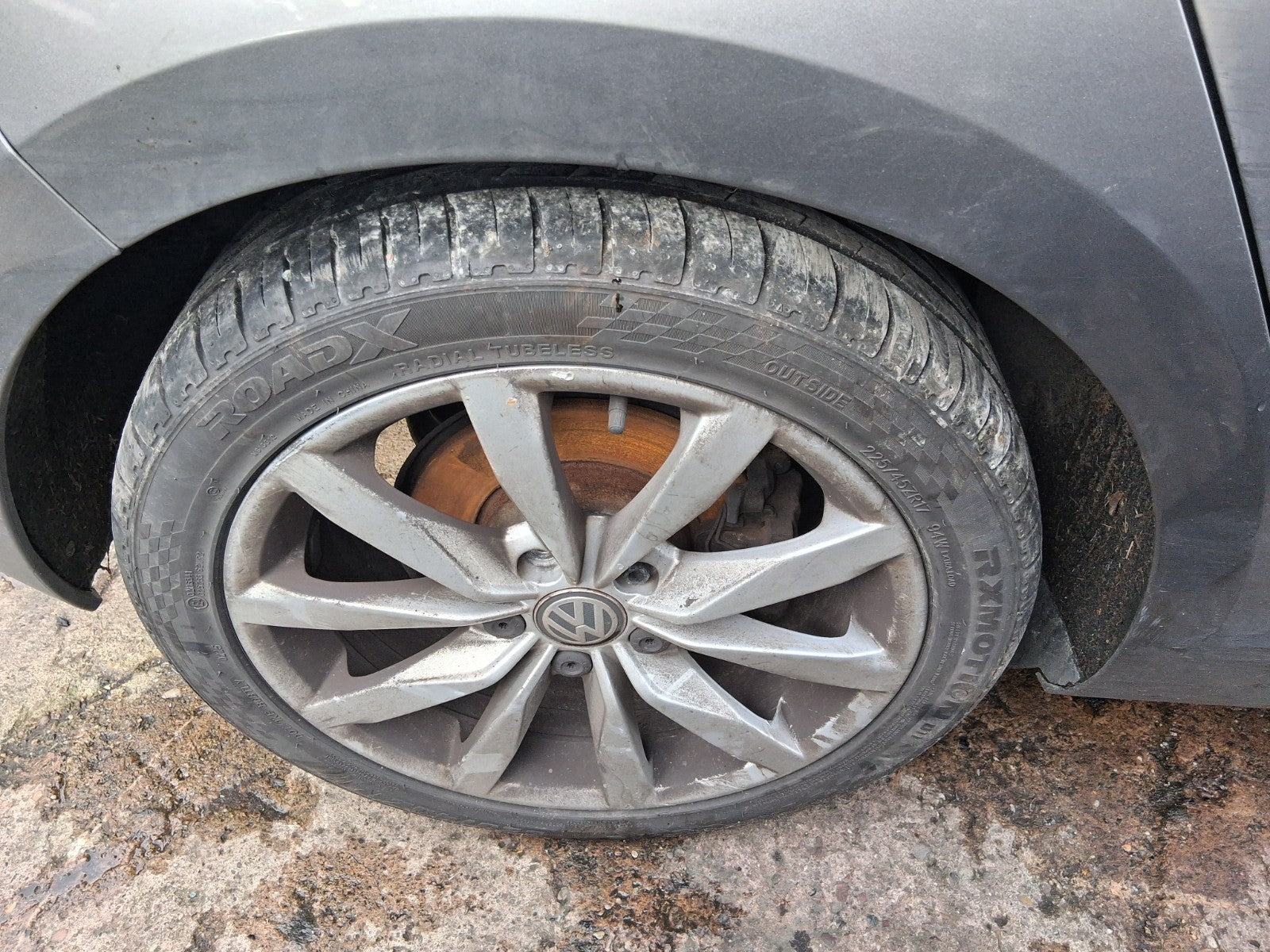 2016 VOLKSWAGEN GOLF MK7 17 INCH ALLOY WHEEL WITH TYRE 225/45R17