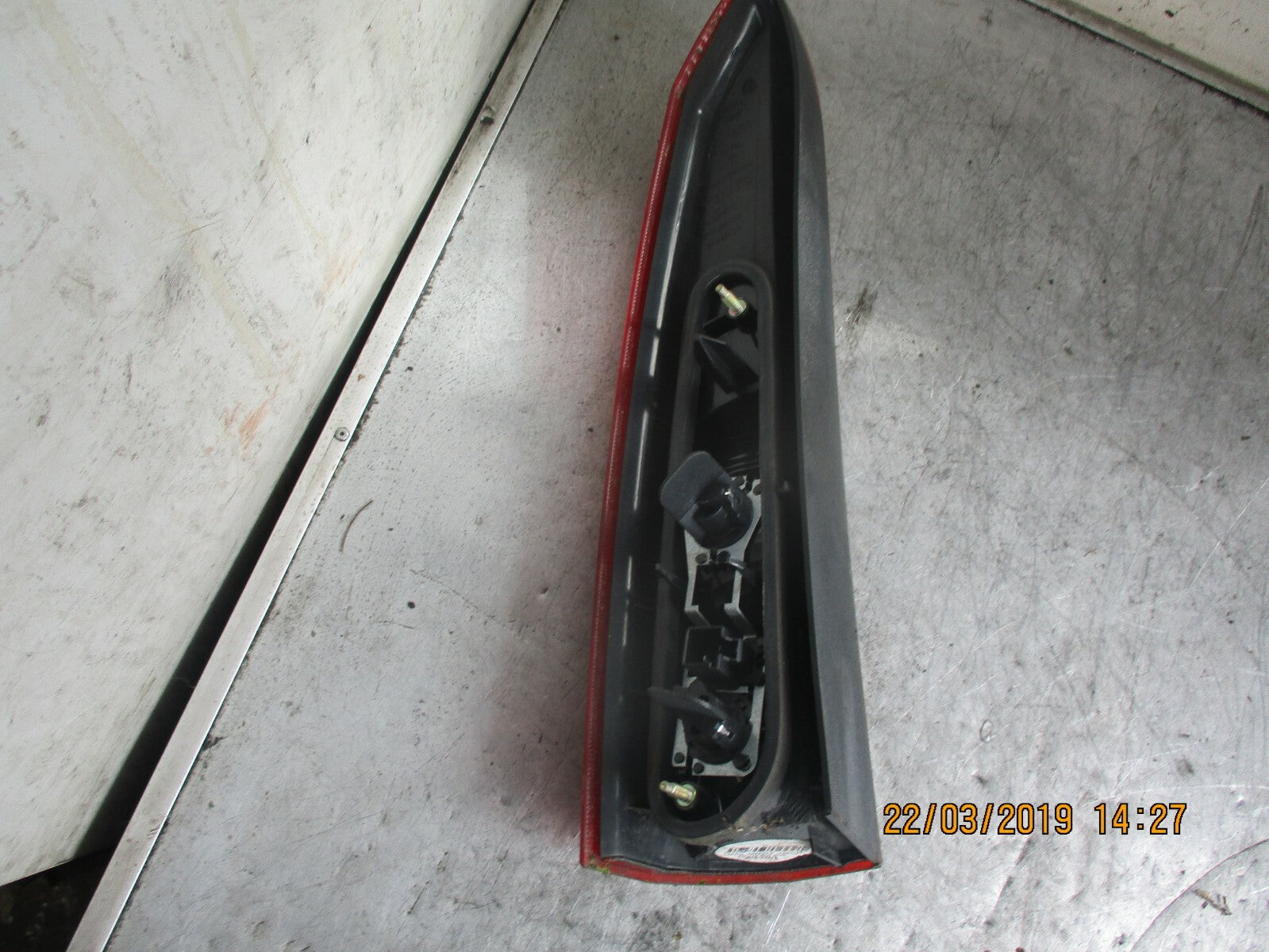 VOLVO V70 2001 OSR DRIVER SIDE REAR UPPER LIGHT TAIL LIGHT 9154494