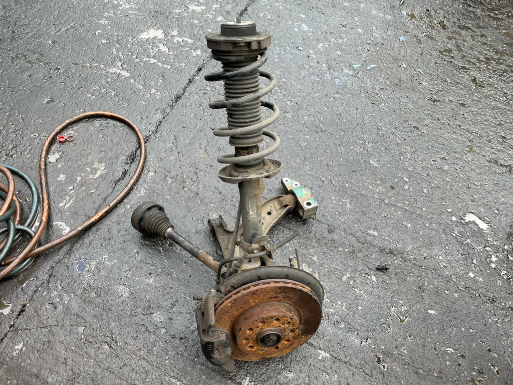VW VOLKSWAGEN GOLF MK5 2006 1.6 PETROL NSF PASSENGER FRONT LEG HUB SHOCK SPRING