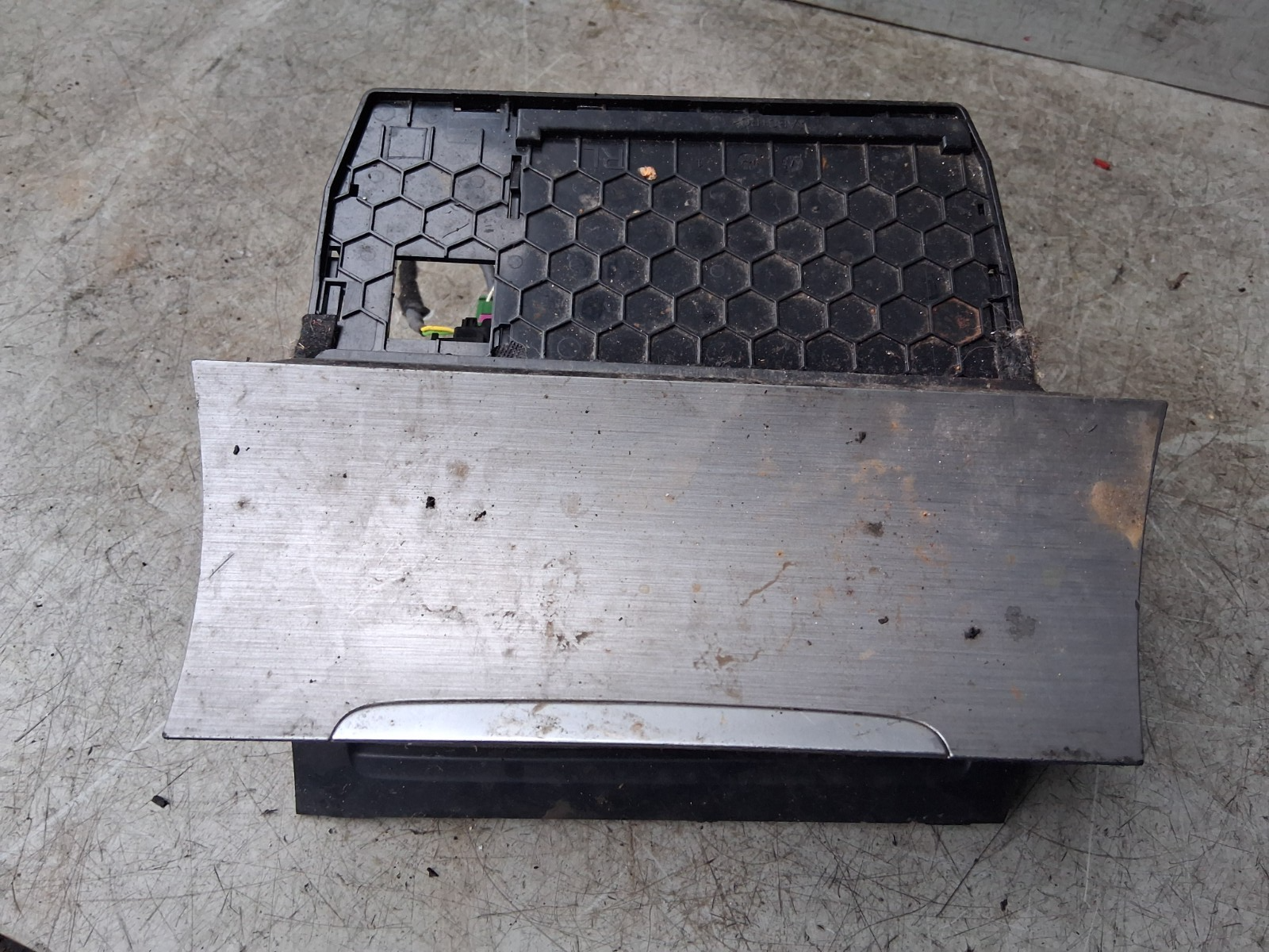 2013 VW VOLKSWAGEN GOLF MK7 FRONT CENTER CONSOLE ASHTRAY STORAGE TRAY 5G2863391