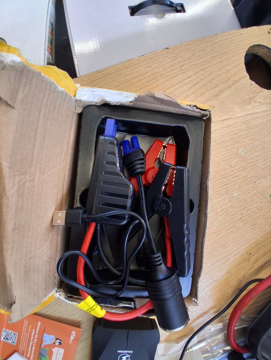 FLYLINKTECH CF200 800A CAR JUMP STARTER BATTERY BOOSTER