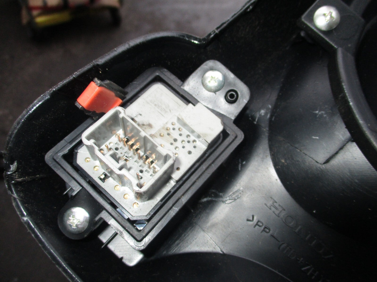 2012 HONDA JAZZ MK3 INTERNAL SPEEDO SPEEDOMETER DASH SURROUND 77200TF000