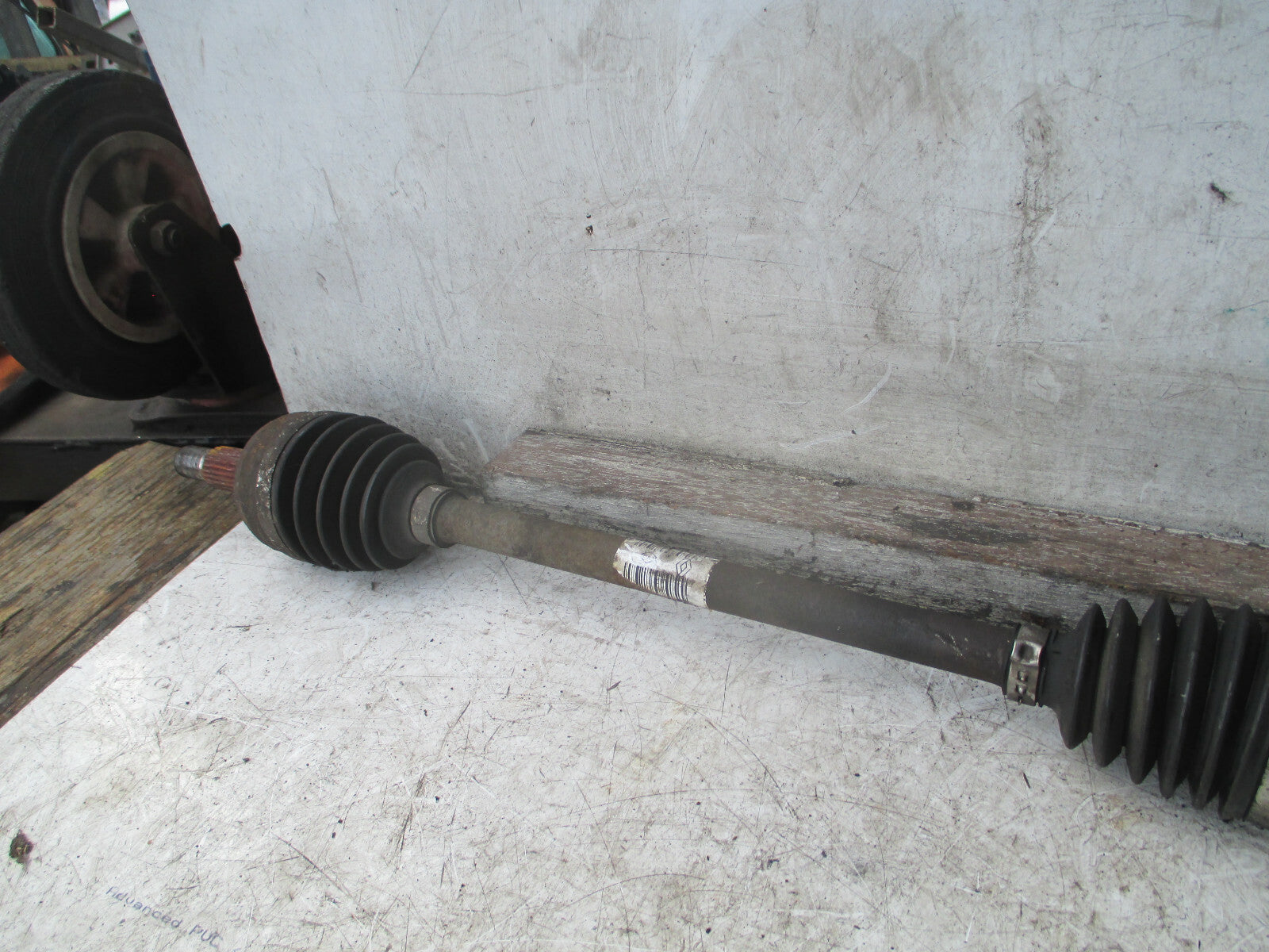 RENAULT CLIO MK3 2006 OSF DRIVER SIDE FRONT DRIVESHAFT