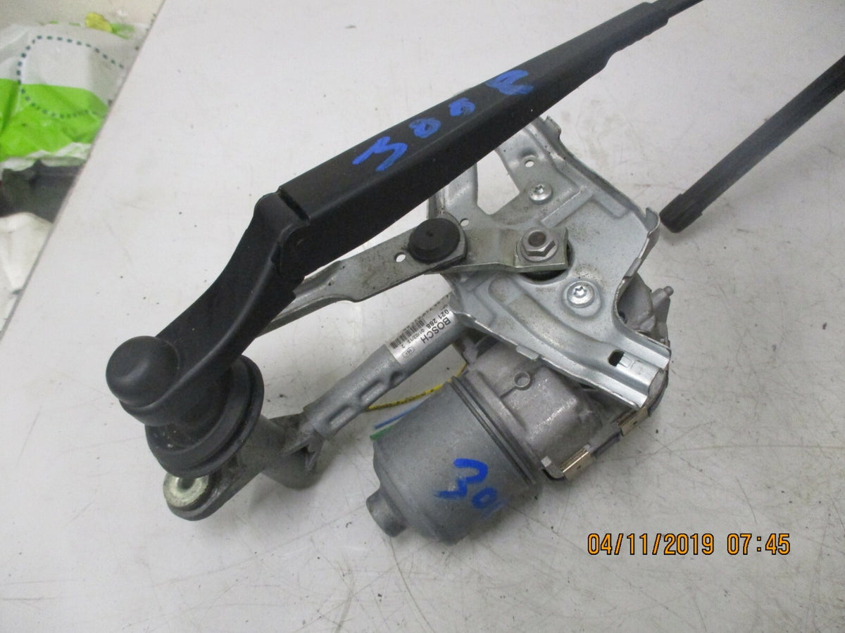 PEUGEOT 3008 2010 FRONT NS PASSENGER SIDE WIPER MOTOR 1397220576 3397021288