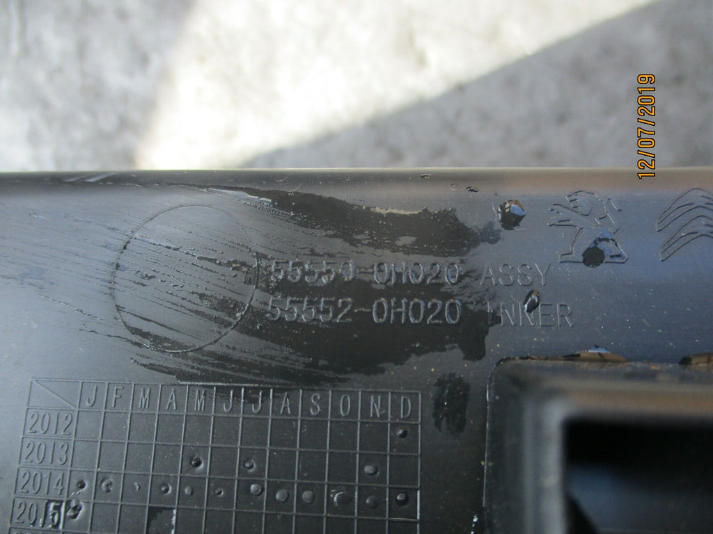 PEUGEOT 108 GLOVE BOX COMPARTMENT 555500H020