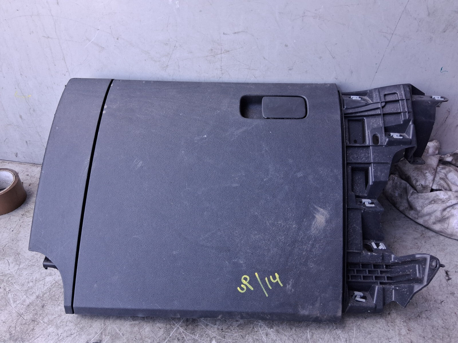 2014 VW VOLKSWAGEN UP DASHBOARD GLOVE BOX FRONT STORAGE COMPARTMENT 1S2857097C