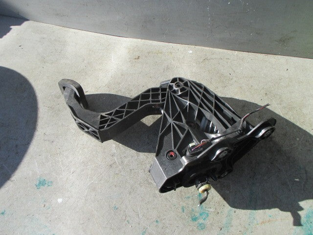 2021 MERCEDES BENZ SPRINTER W907 CLUTCH PEDAL A9072900000