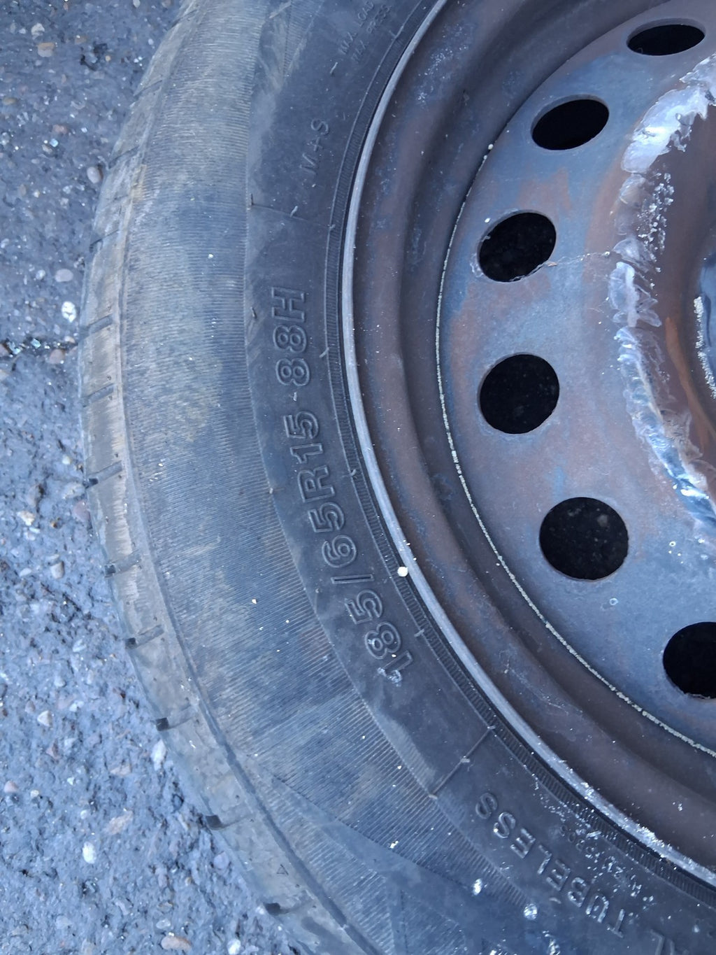 2005 NISSAN ALMERA MK2 15 INCH STEEL WHEEL WITH TYRE 185/65R15