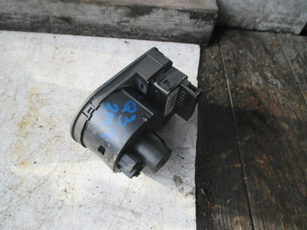 AUDI Q3 8U 2017 HEADLIGHT FOG LIGHT CONTROL SWITCH 8X2941531