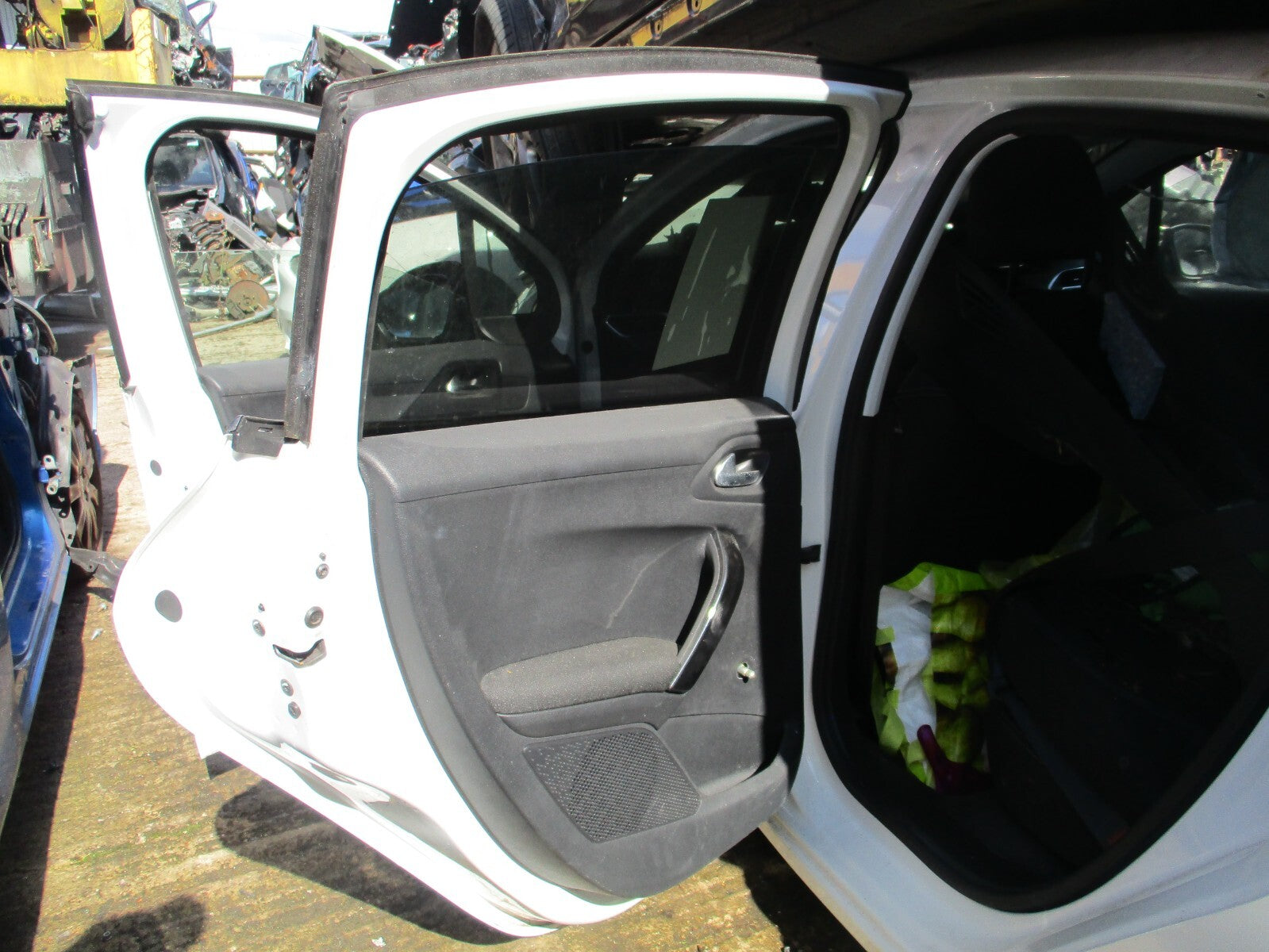PEUGEOT 208 2017 5 DOOR NSR PASSENGER SIDE REAR COMPLETE DOOR WHITE EVL
