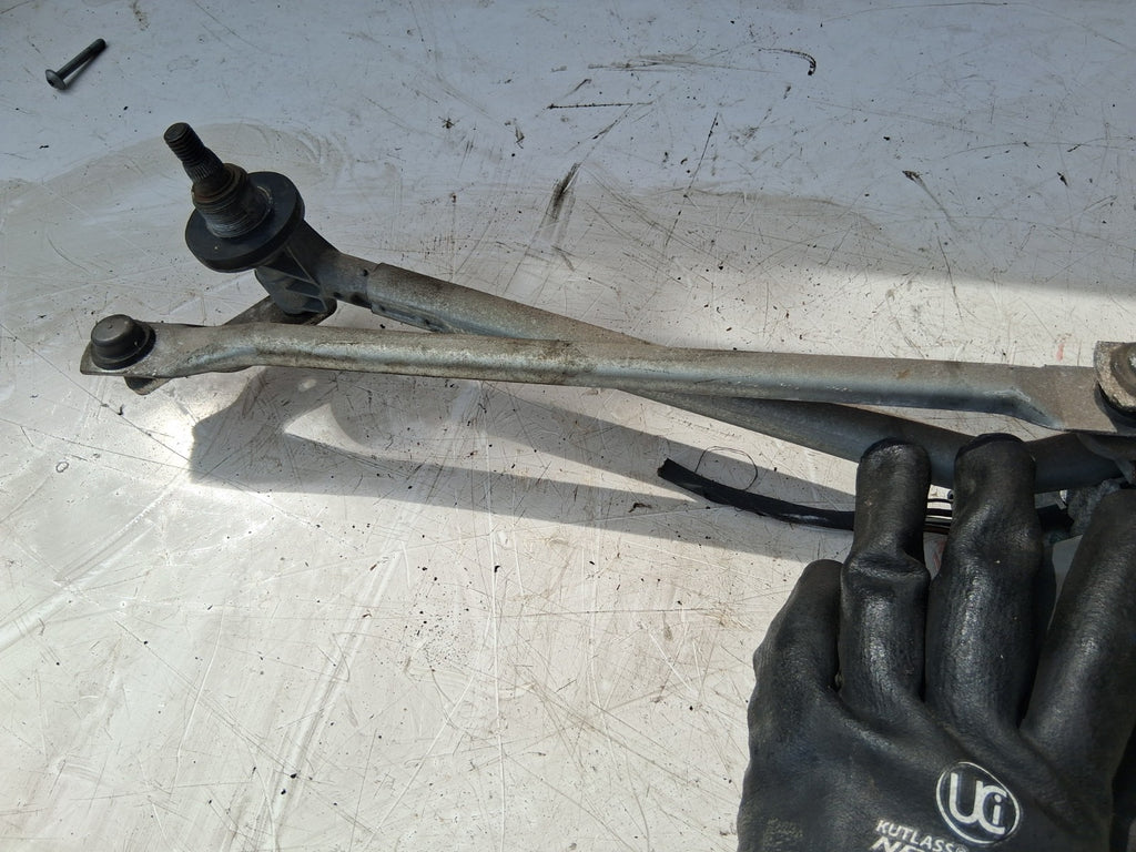 2021 MERCEDES SPRINTER W907 FRONT WINDSCREEN WIPER MOTOR LINKAGE A9108200500