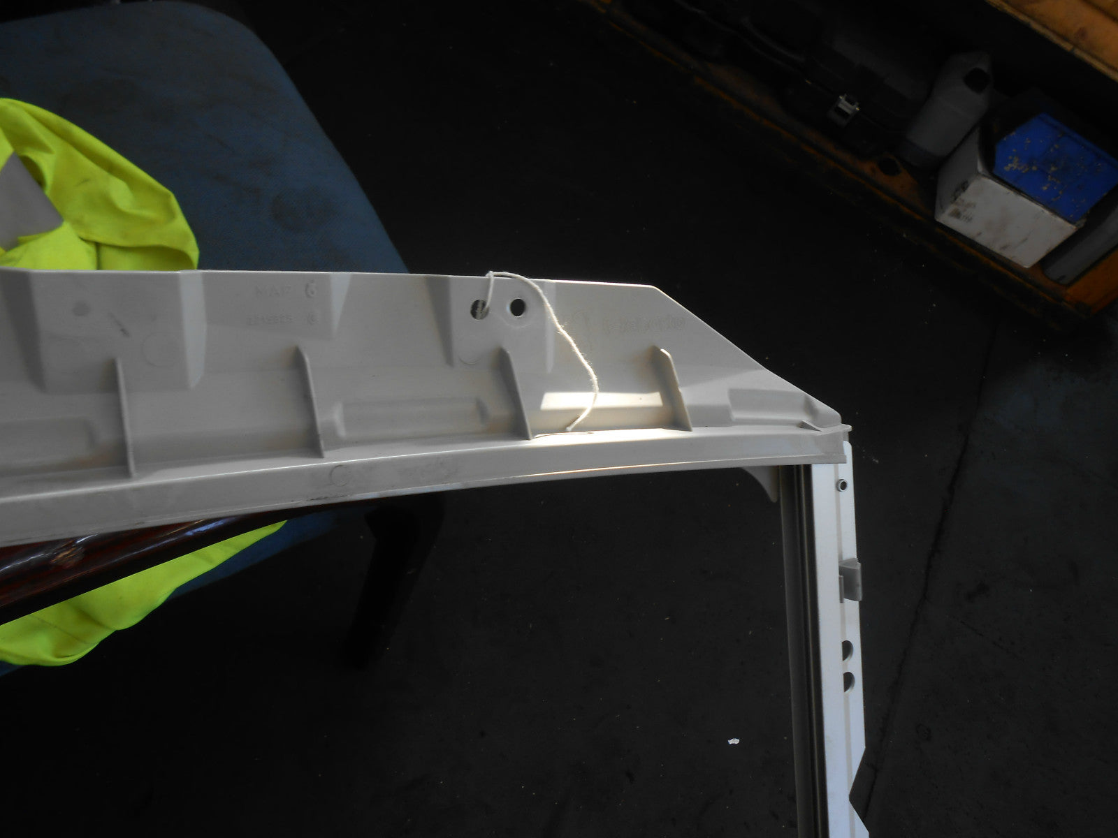 PEUGEOT 207 2011 FACELIFT 3 DOOR PANORAMIC SUNROOF SURROUND BRACKET 96537864 BJ