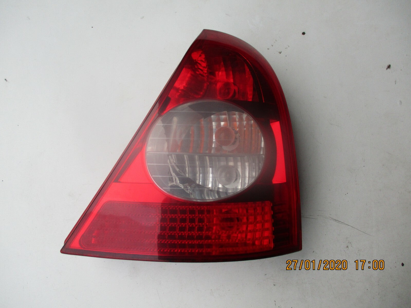 RENAULT CLIO MK2 2004 FACELIFT OSR DRIVER SIDE REAR BRAKE TAIL LIGHT 8200071414