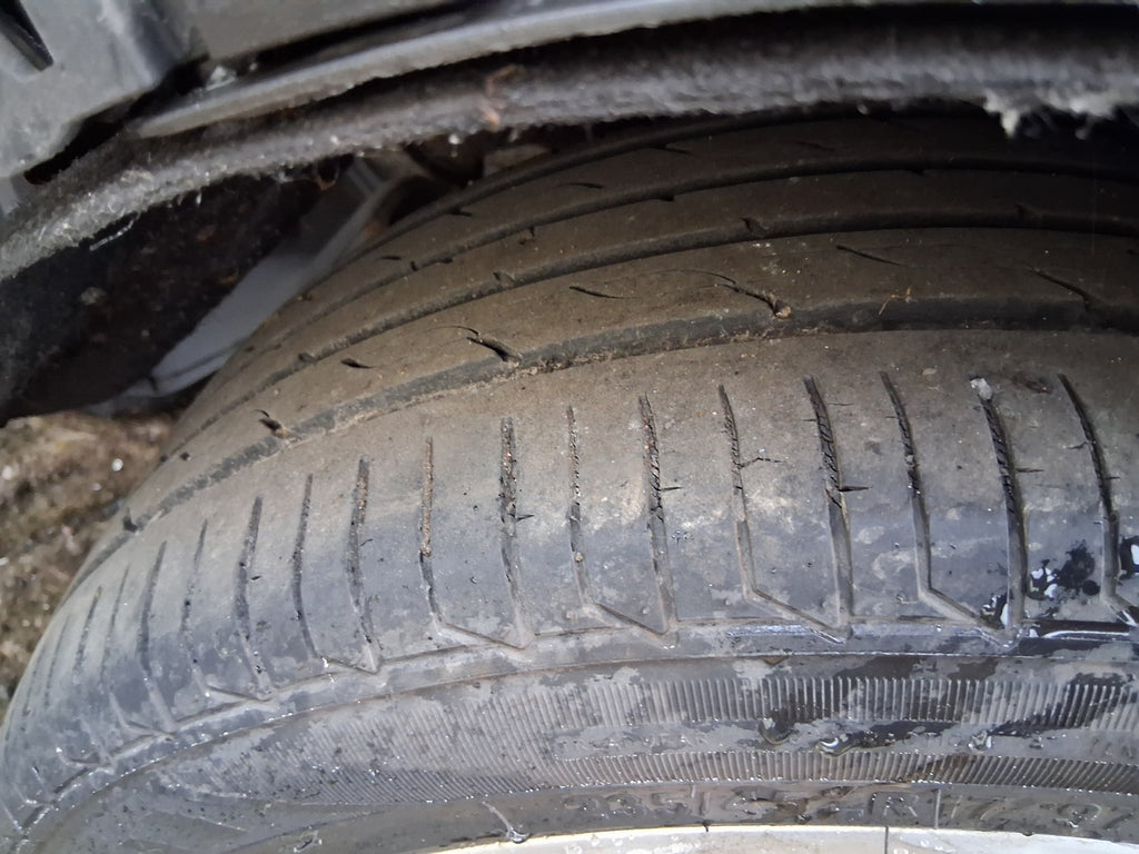 2006 VW VOLKSWAGEN PASSAT B6 17 INCH ALLOY WHEEL WITH TYRE 235/45R17