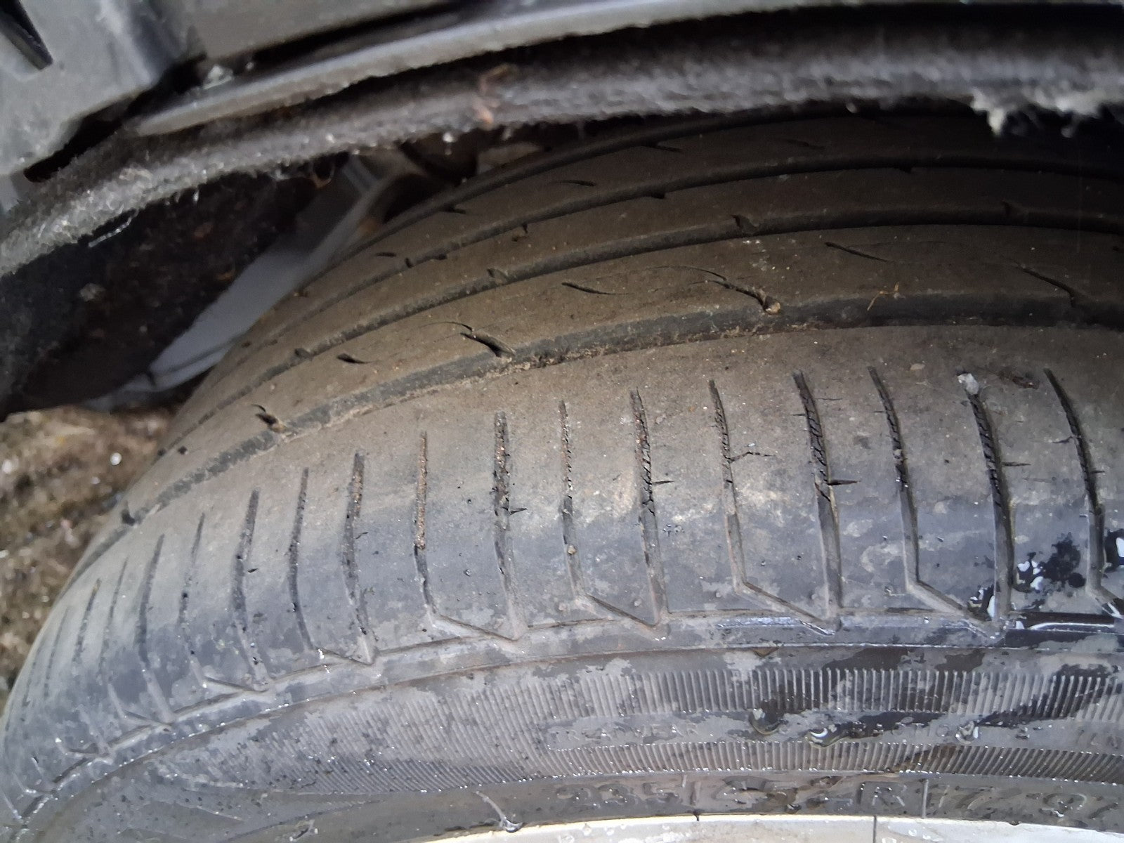 2006 VW VOLKSWAGEN PASSAT B6 17 INCH ALLOY WHEEL WITH TYRE 235/45R17