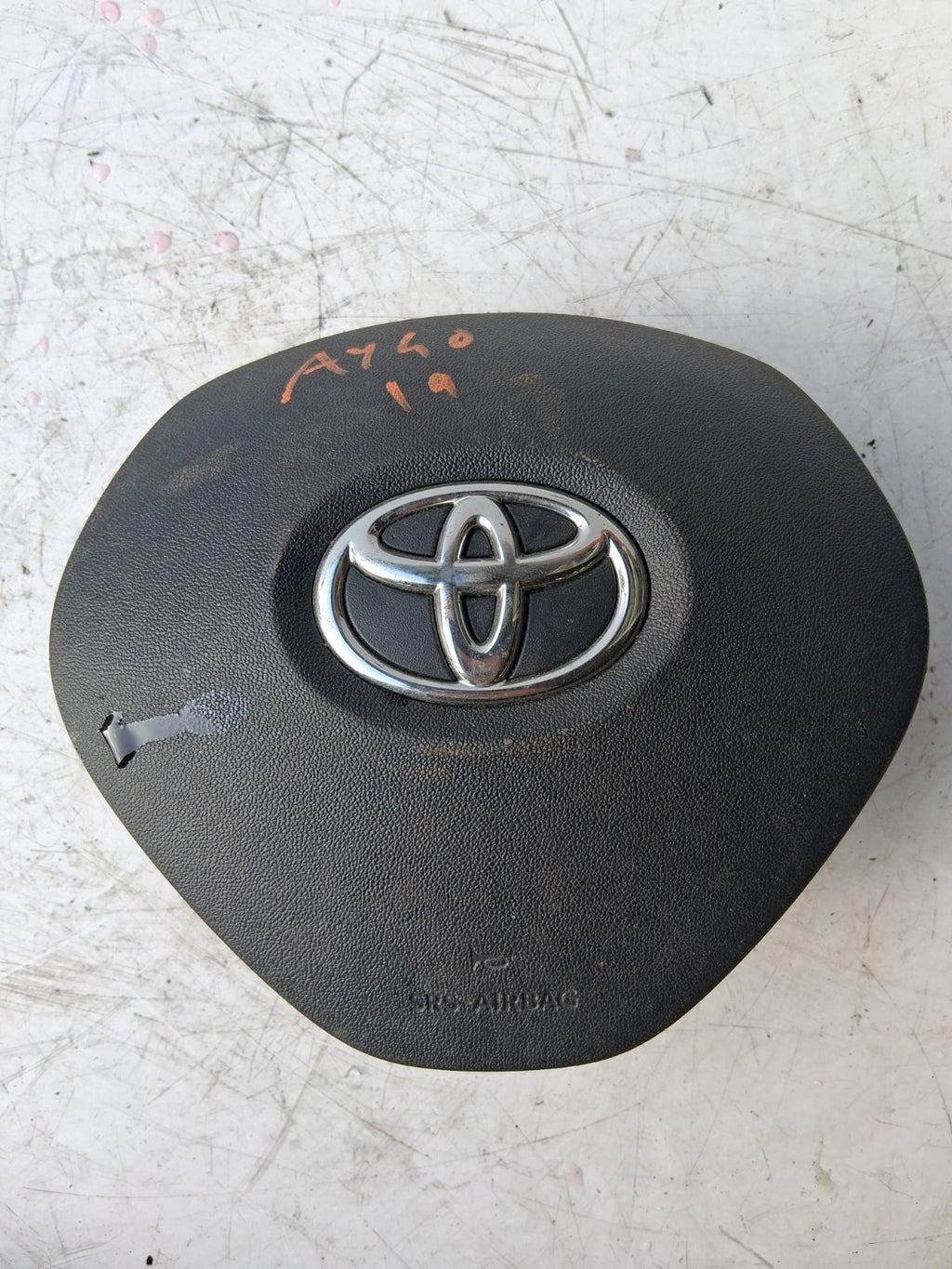 2019 TOYOTA AYGO MK2 BLACK SRS STEERING WHEEL AIR BAG ASSEMBLY TG09A01001